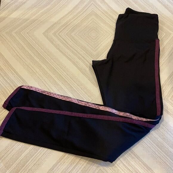 Strut This Black w Purple/Pink Side Stripe Legging - Picture 1 of 6